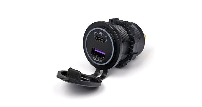 DS048B Dual-Port Car Charger (USB-A QC3.0 + USB-C PD) Introduction